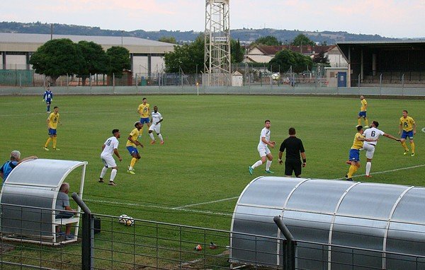 Montluçon Foot match amical face à Moulins Yzeure B