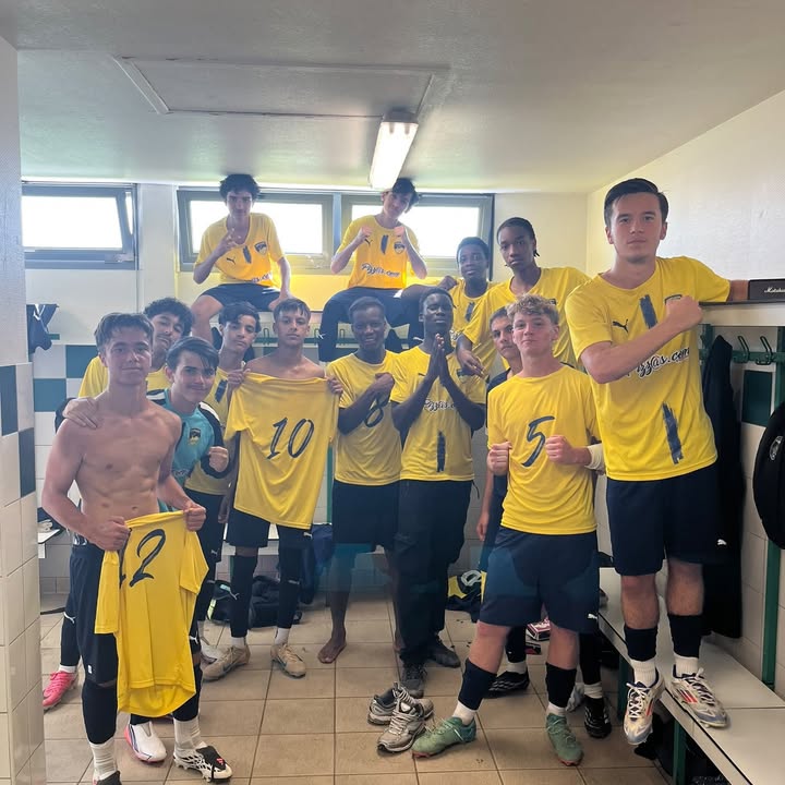 ⚽️ 𝗙𝗢𝗖𝗨𝗦 𝗨𝟭𝟲 𝗥𝟭 🤩 Première victoire en championnat pour nos U16 R1 ! 👏…