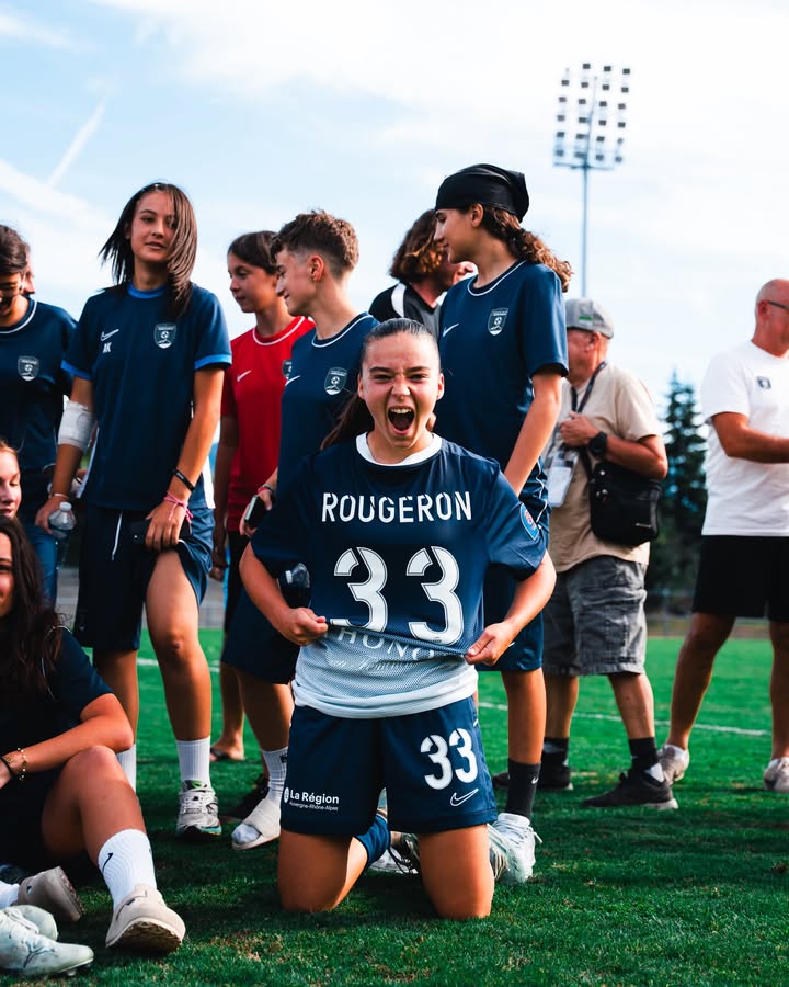 👋 𝗗𝗘𝗦 𝗡𝗢𝗨𝗩𝗘𝗟𝗟𝗘𝗦 𝗗𝗘 𝗦𝗔𝗥𝗔𝗛 💛💙 🎙 "𝘊̧𝘢 𝘷𝘢 𝘴𝘶𝘱𝘦𝘳 𝘣𝘪𝘦𝘯 𝘱𝘰𝘶𝘳 𝘮𝘰𝘪, 𝘫’𝘢𝘪 𝘴𝘪𝘨𝘯𝘦́…